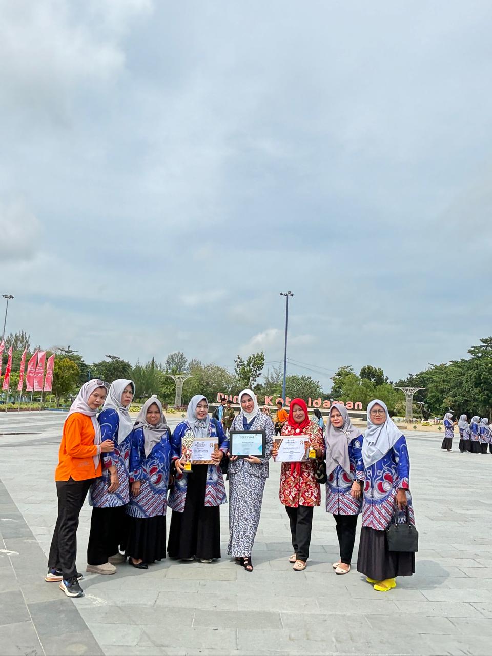 FOTO BERSAMA dengan PEMENANG ROLE MODE KEBIDANAN Se Kota Dumai